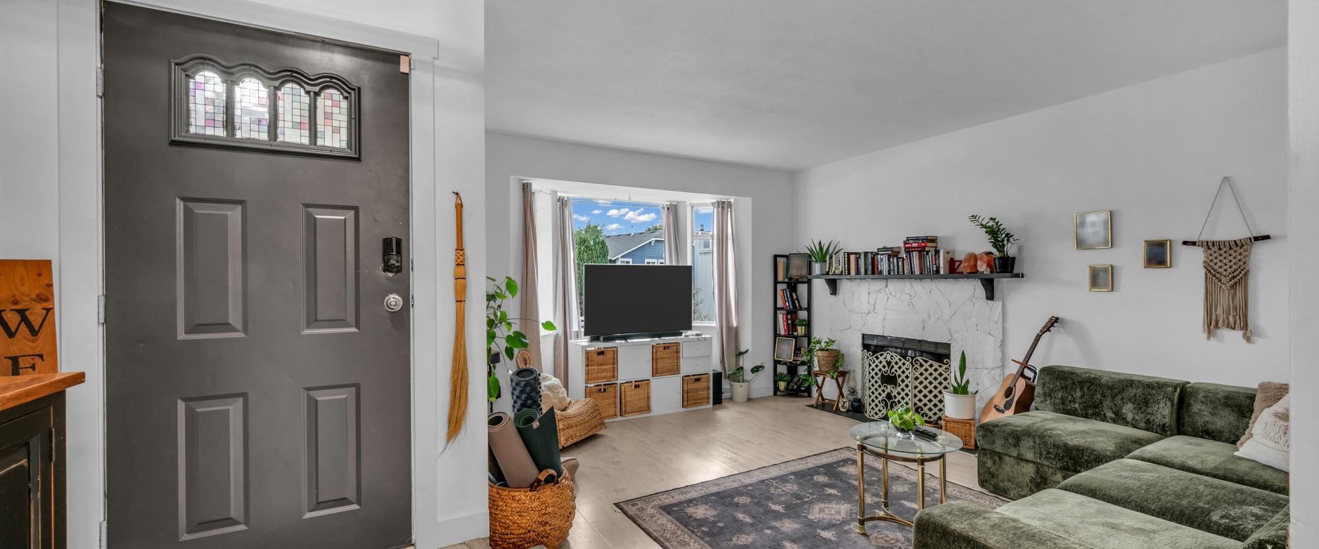 Relaxed Lifestyle in Quiet Maple Ridge Neighborhood