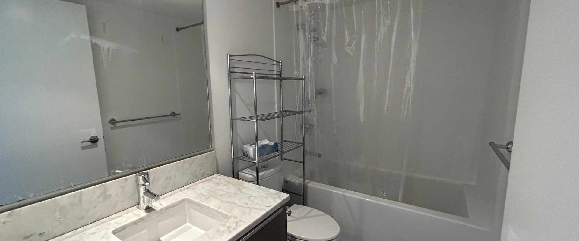 Burnaby Metrotown Gem! 2-Bed + Den with Stunning City & Mountain Views