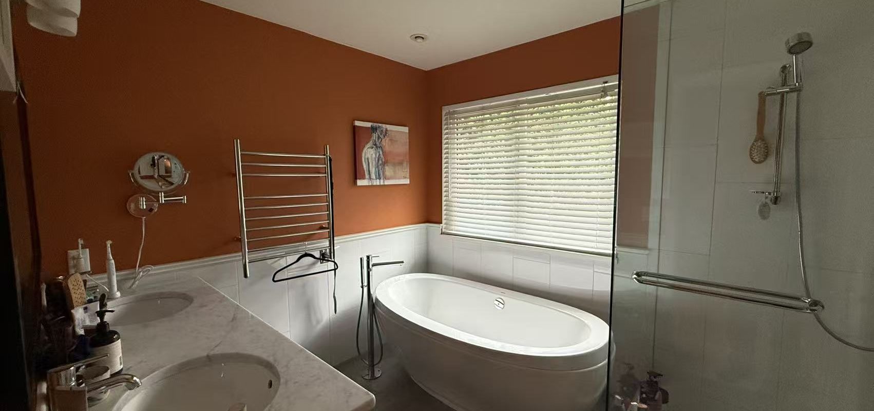 Spacious West Vancouver Caulfield House – 4 Bed | Quiet Location