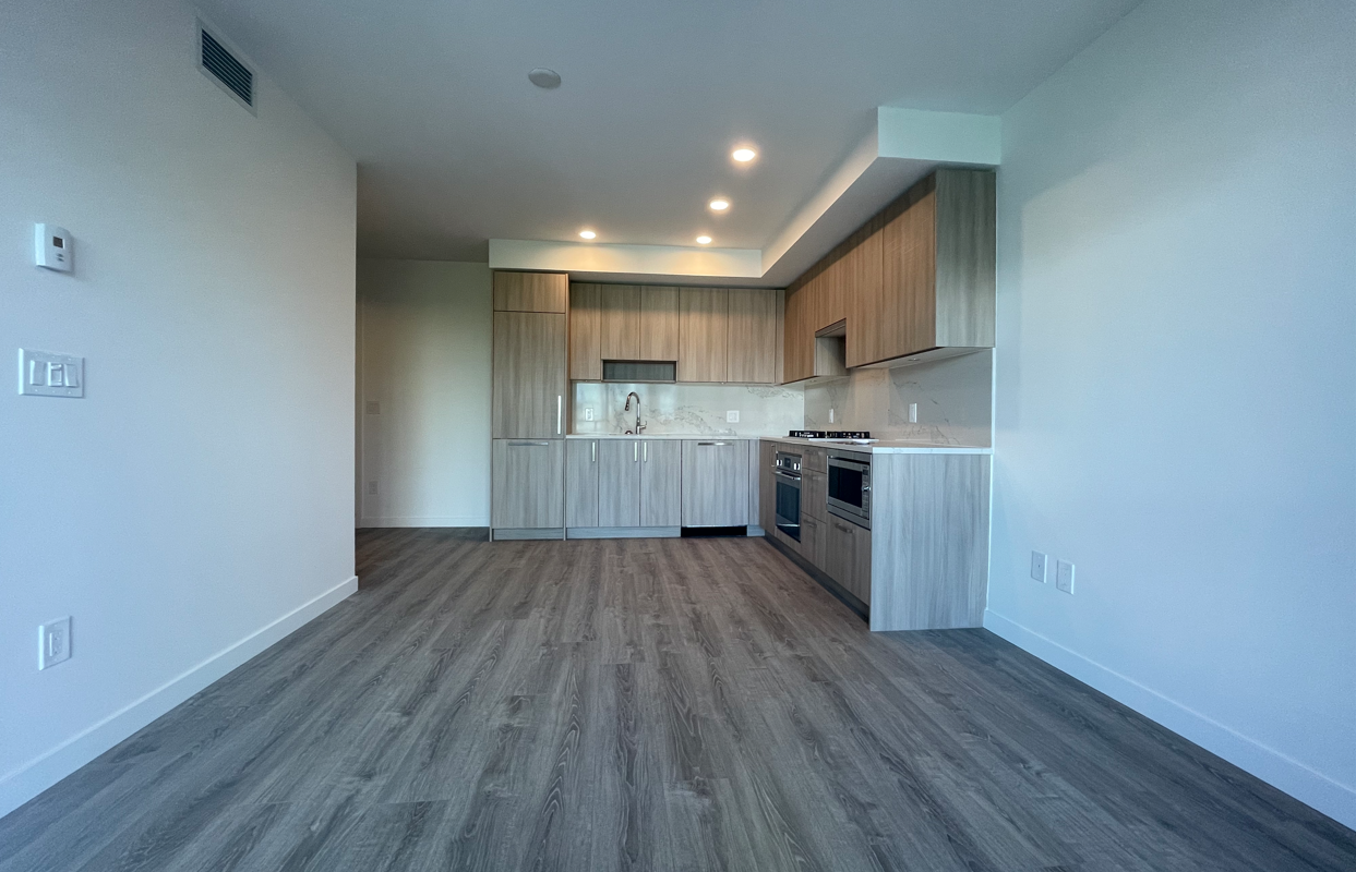 Surrey Central One Central Condo 1br/1ba For Rent