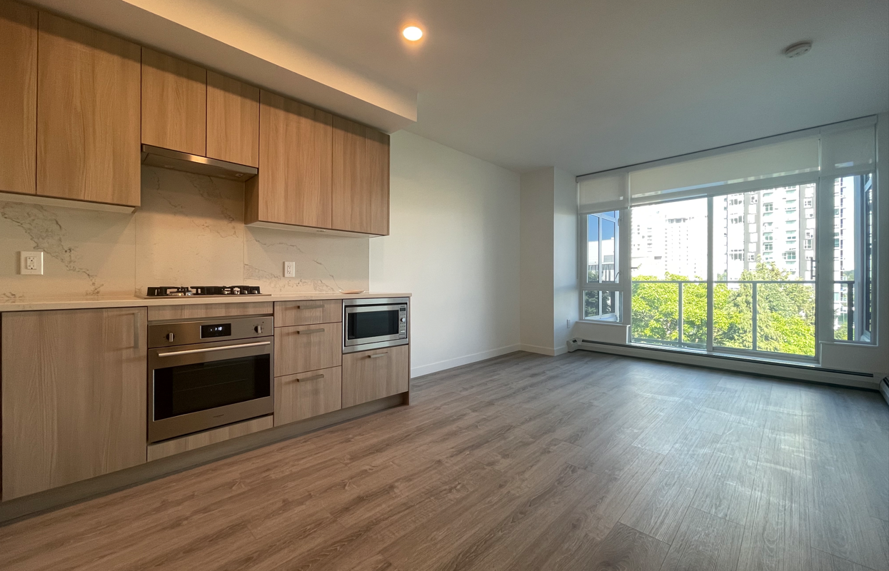 Surrey Central One Central Condo 1br/1ba For Rent