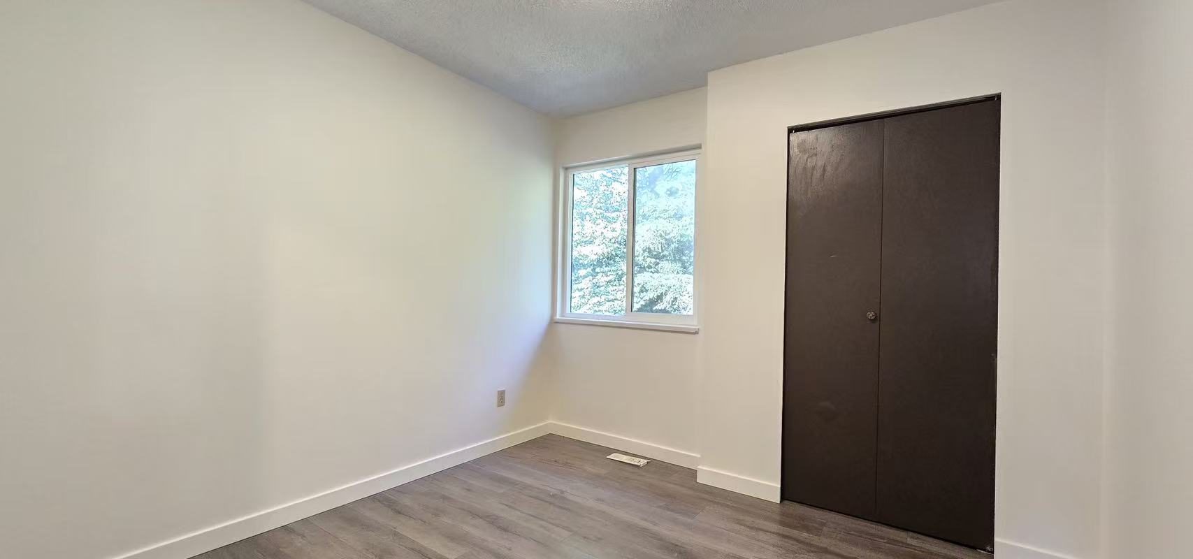 Burnaby Government Road Large 5Bd/3Ba Single Family House