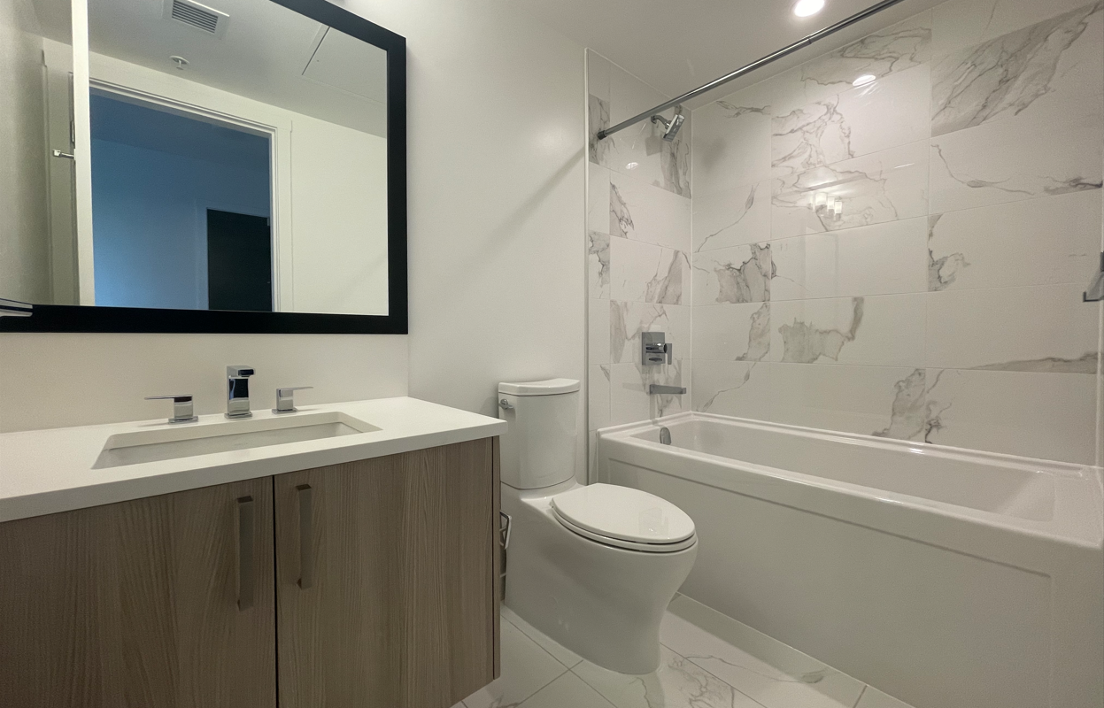 Surrey Central One Central Condo 1br/1ba For Rent