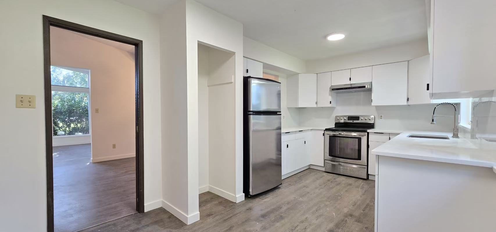 Burnaby Government Road Large 5Bd/3Ba Single Family House