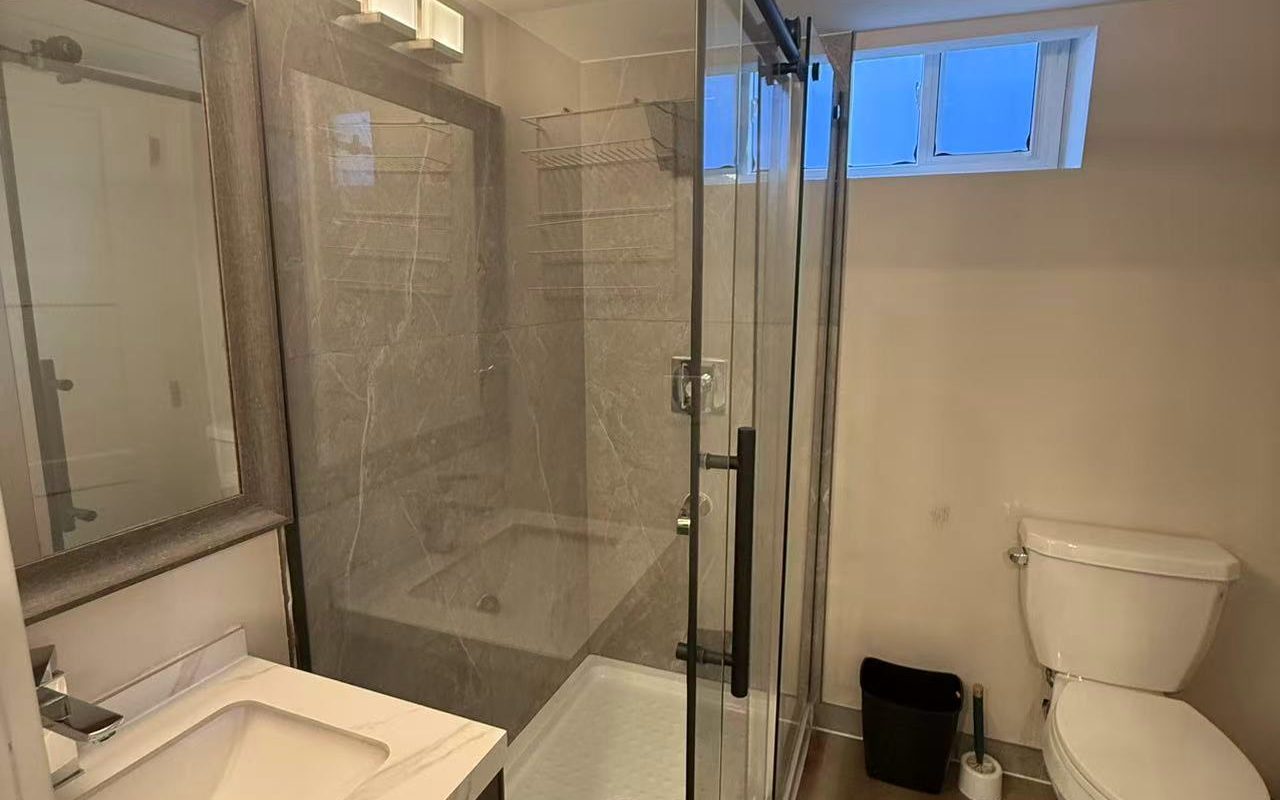 Monroe Avenue | Bright & Modern Home with Mountain Views