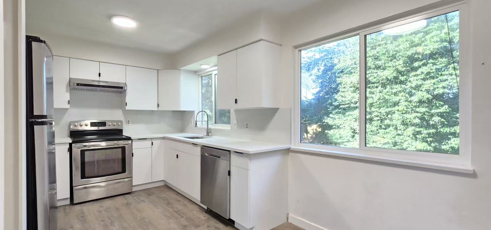 Burnaby Government Road Large 5Bd/3Ba Single Family House