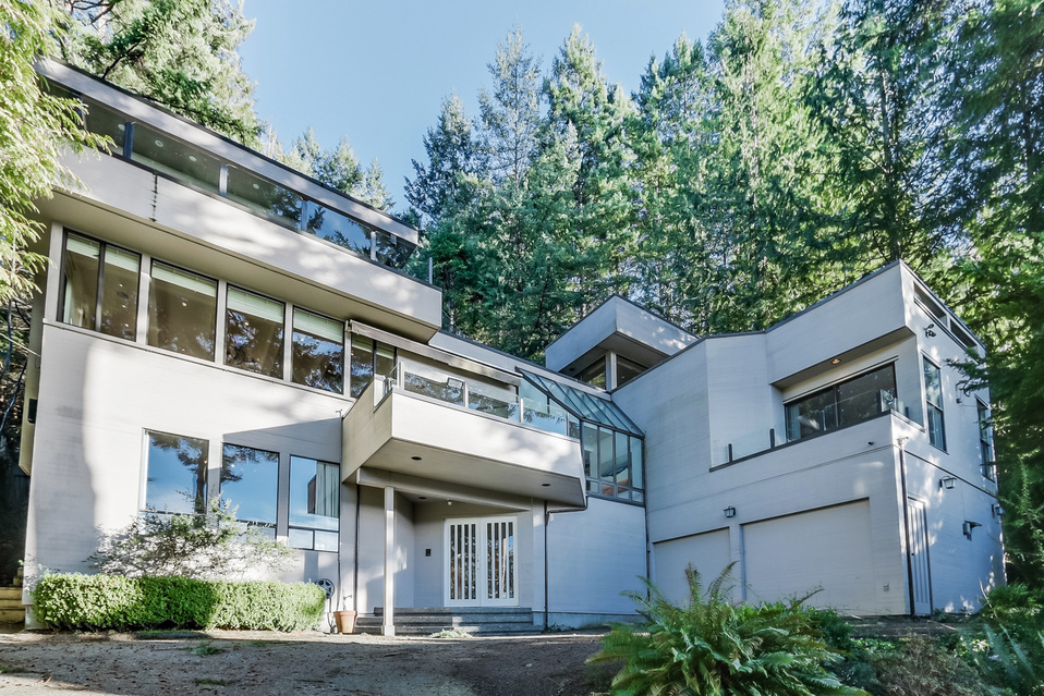 Great Private Ocean View Dream House in West Vancouver