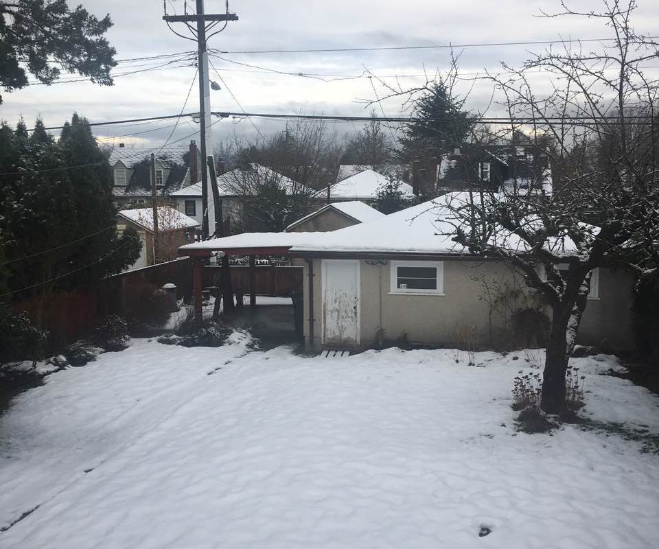 Very Convenient Location! Vancouver West Well Maintained Corner home