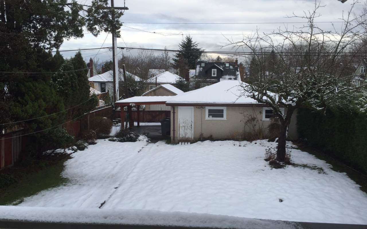Very Convenient Location! Vancouver West Well Maintained Corner home