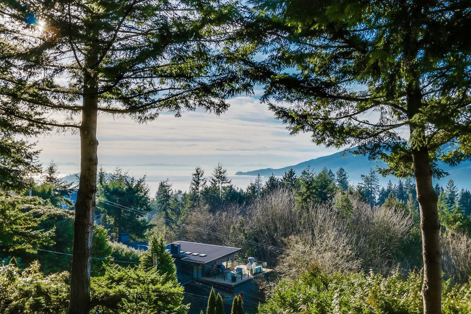 Great Private Ocean View Dream House in West Vancouver
