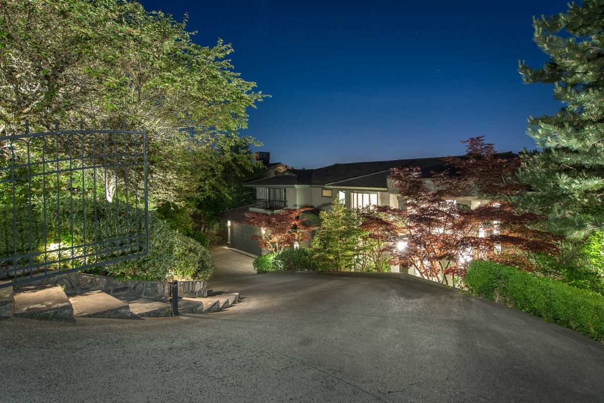 West Vancouver LUXURY Home with FABULOUS VIEW!
