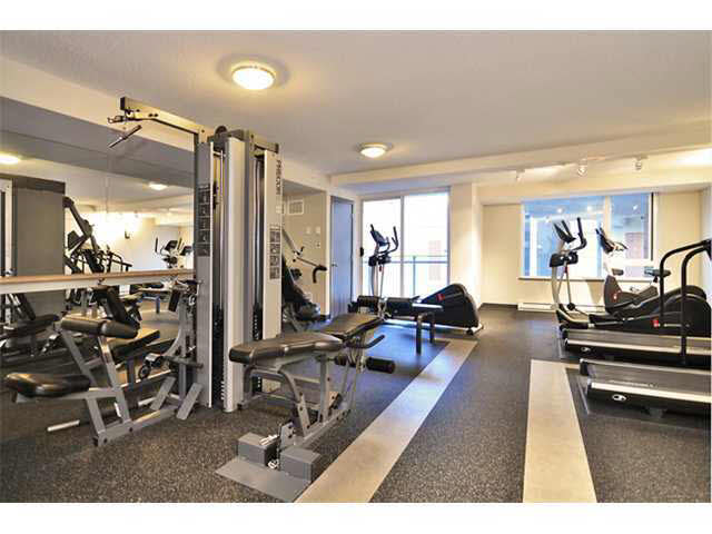 Lougheed Bright 2 bed 2 bath Condo close to everything (Burnaby North)