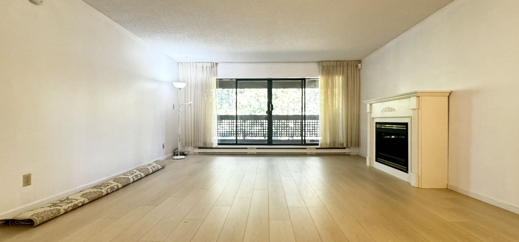 Langara湖景3房2卫公寓出租