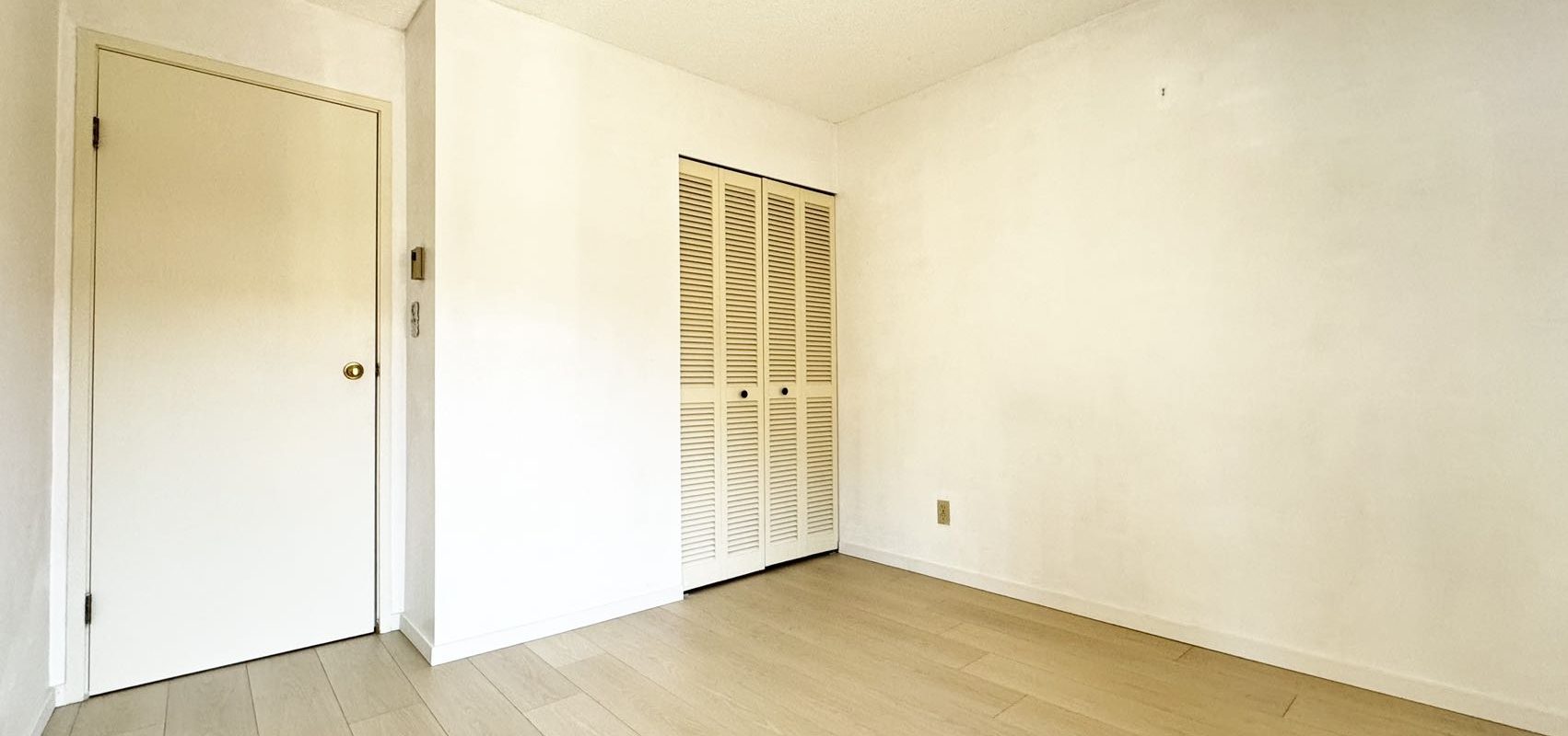 Langara湖景3房2卫公寓出租