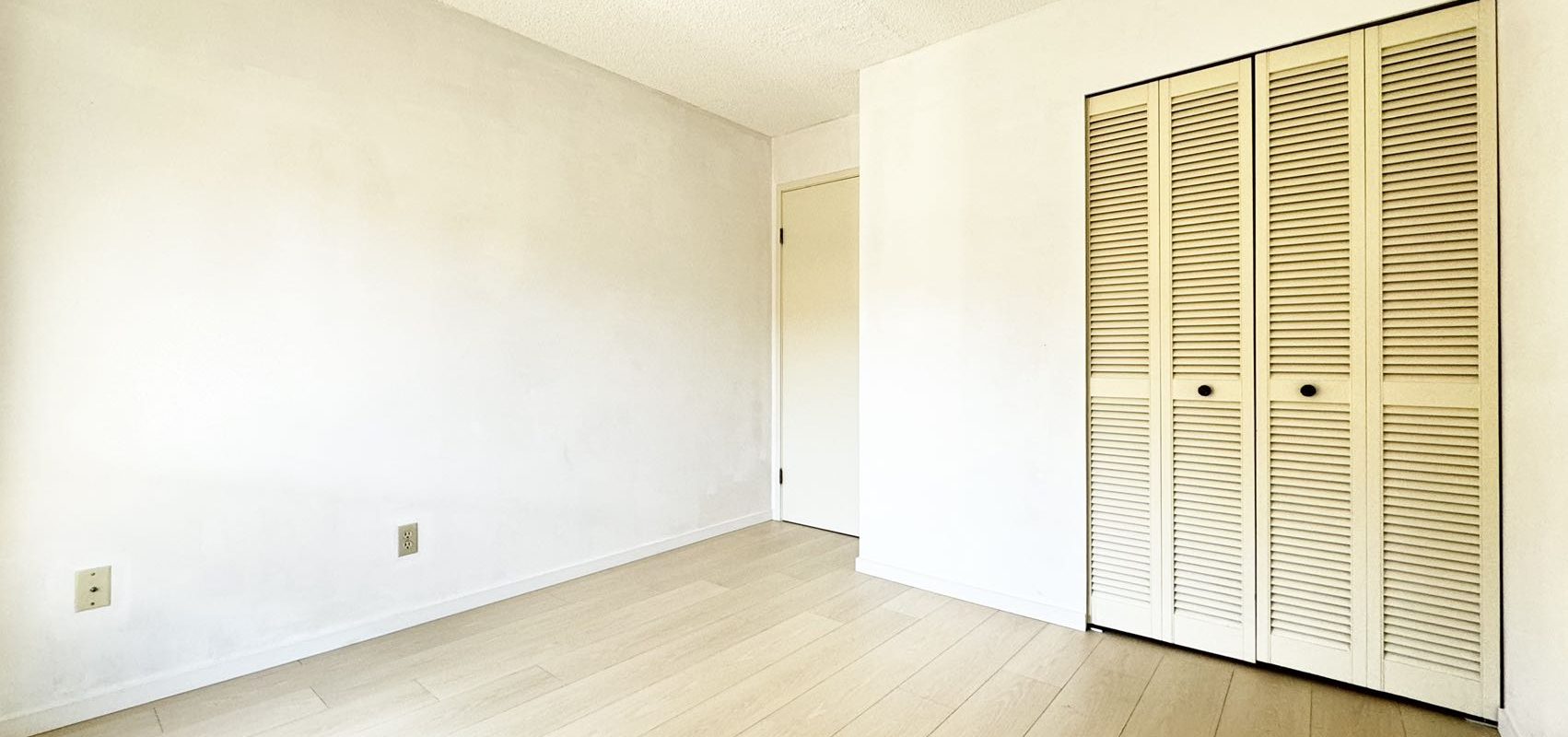 Langara湖景3房2卫公寓出租