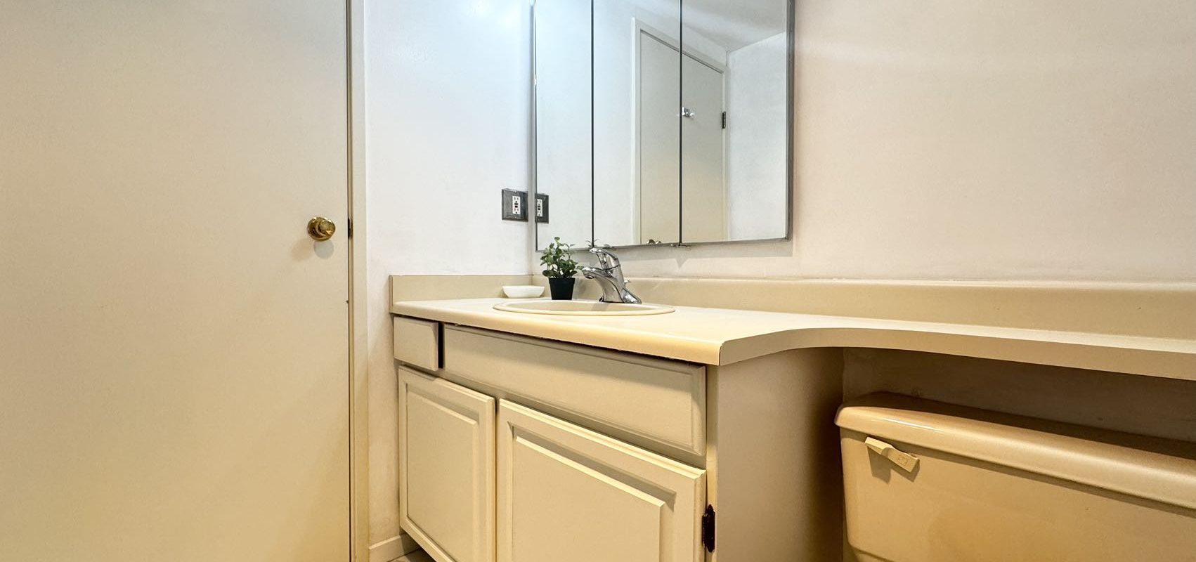 Langara湖景3房2卫公寓出租