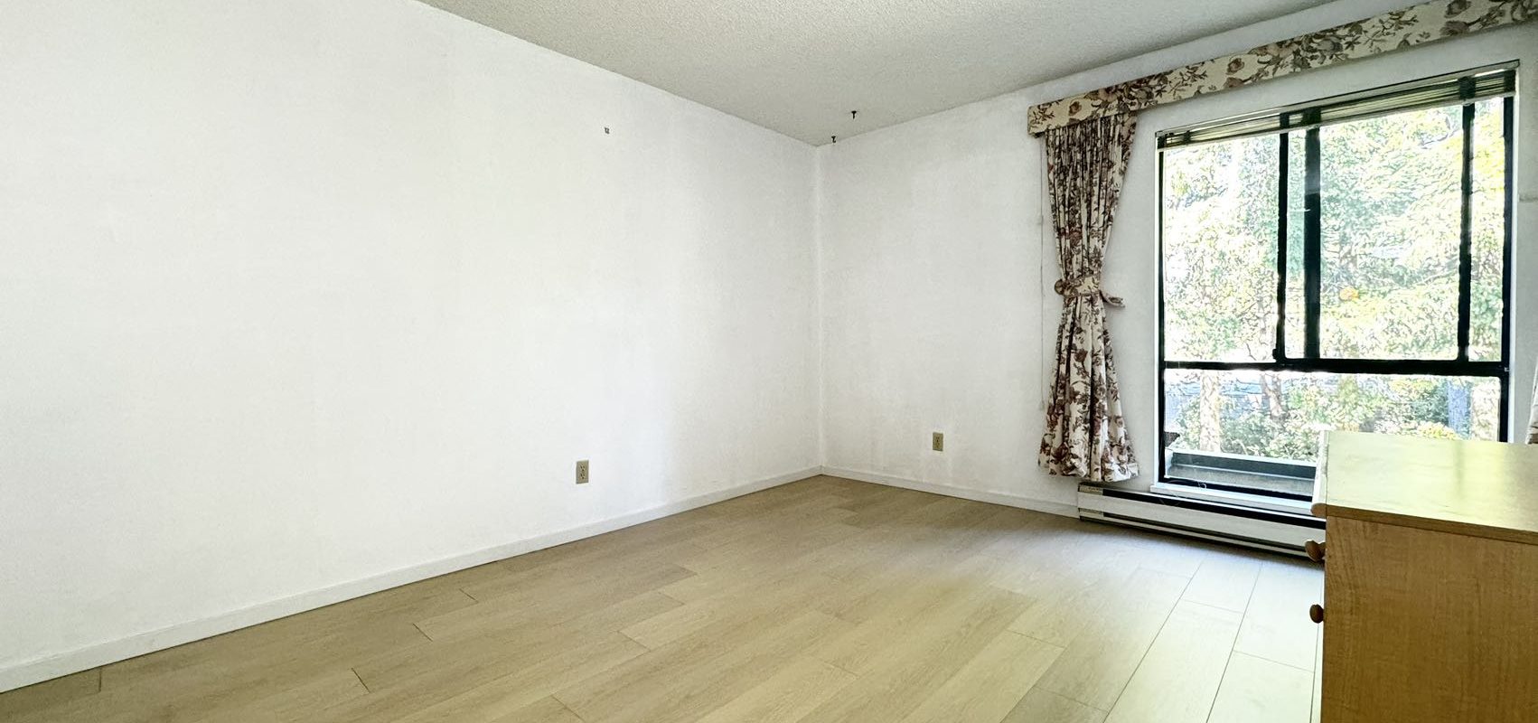 Langara湖景3房2卫公寓出租