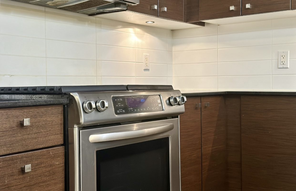 列治文近Richmond Center 一室一卫出租