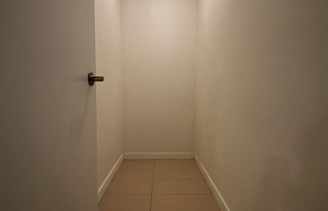 列治文近Richmond Center 一室一卫出租