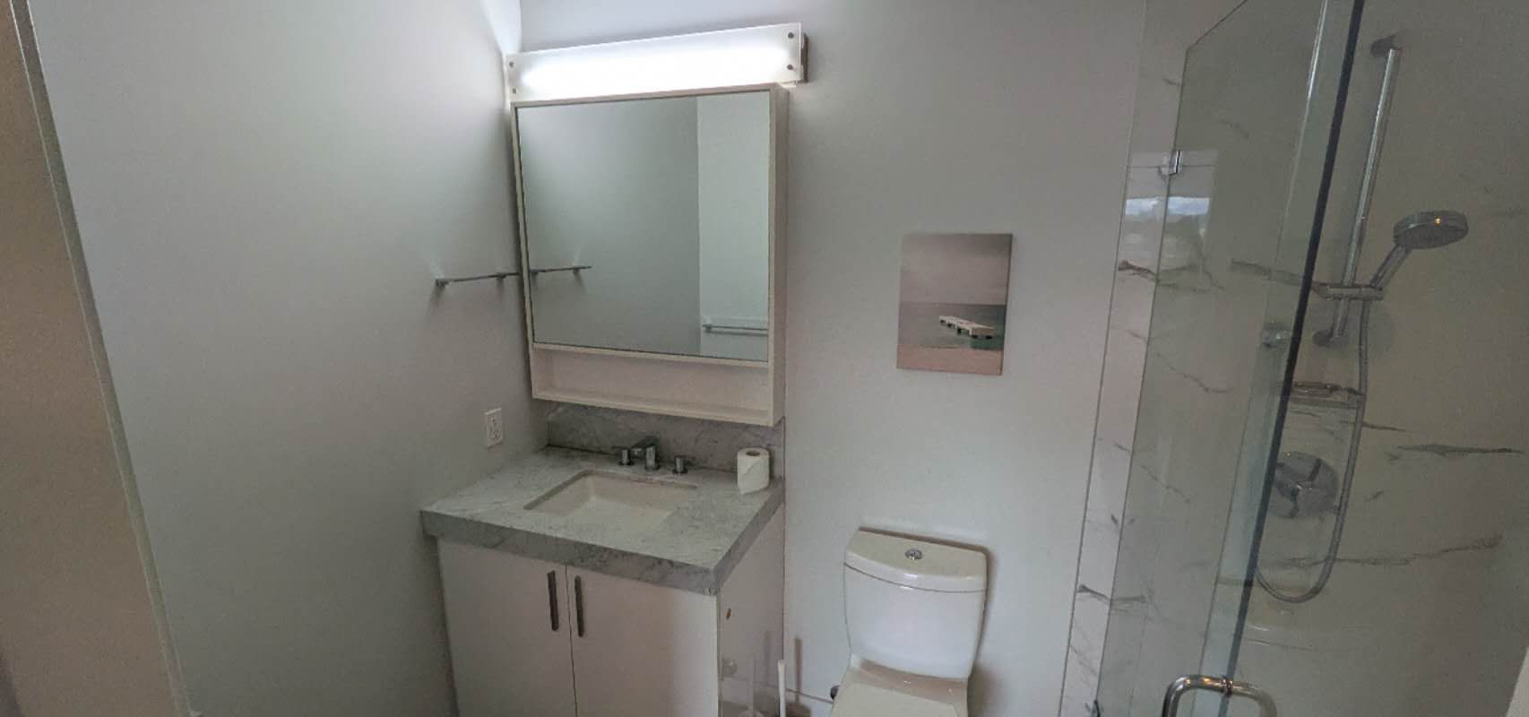 列治文Lansdowne附近2室2卫公寓出租