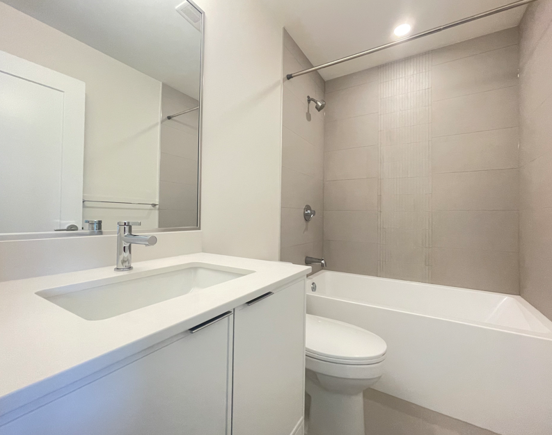 南素里Grandview Corners购物中心附近联排别墅四室三卫出租