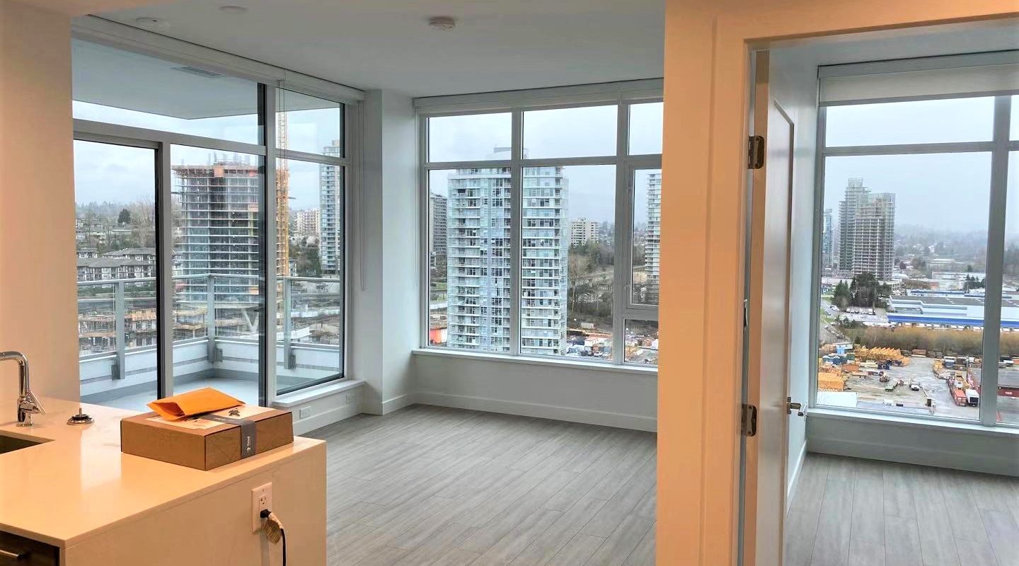 靠近 Brentwood Mall 西南向阳光 2房2卫高层公寓