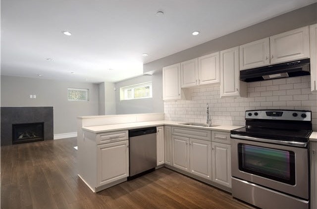 西温哥华 Ambleside 区豪华三层住宅 5卧7卫出租 (Ambleside)